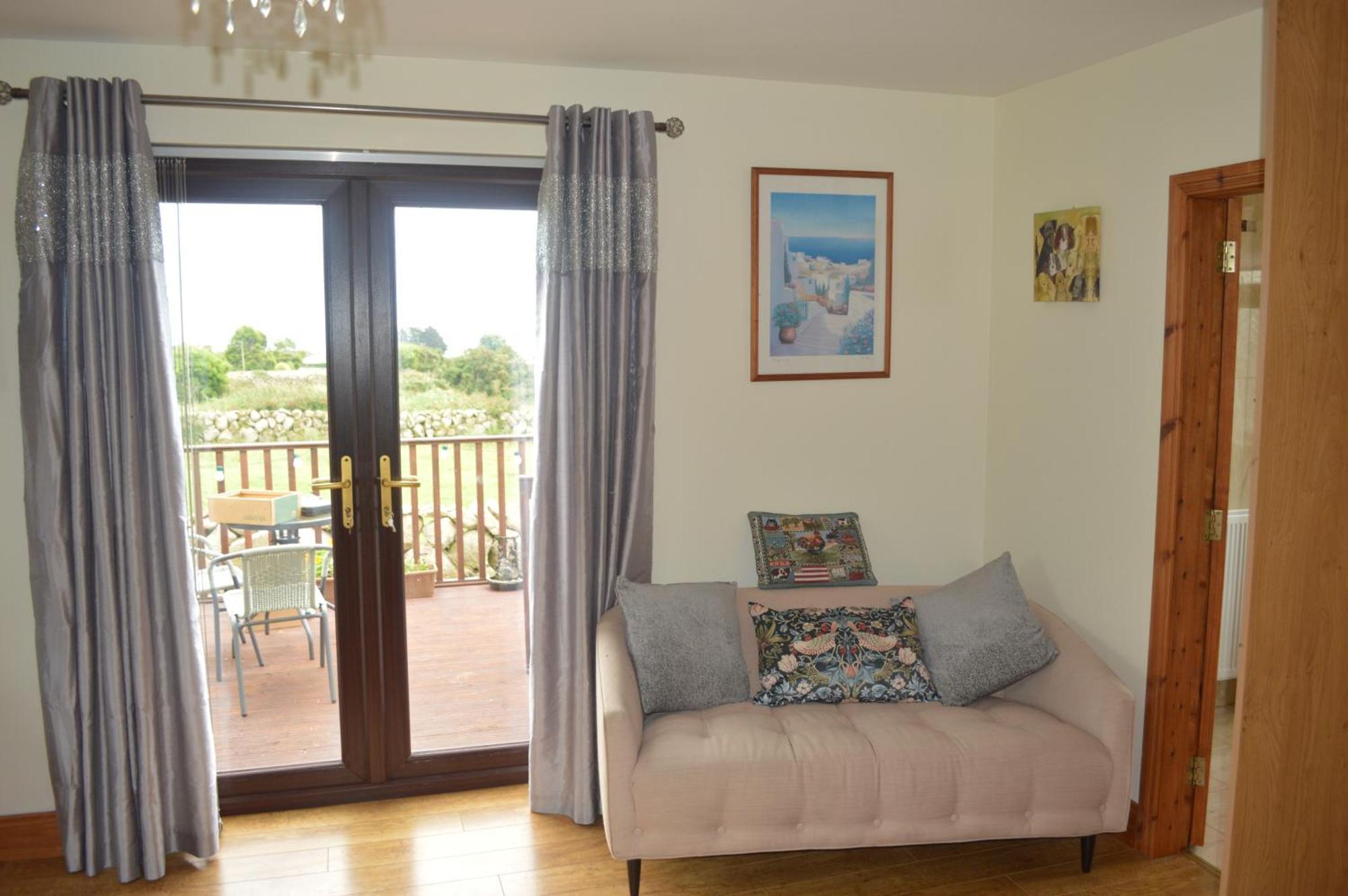 Carrick Cove Self Contained Accomodation With Private Decking Annalong Exterior photo